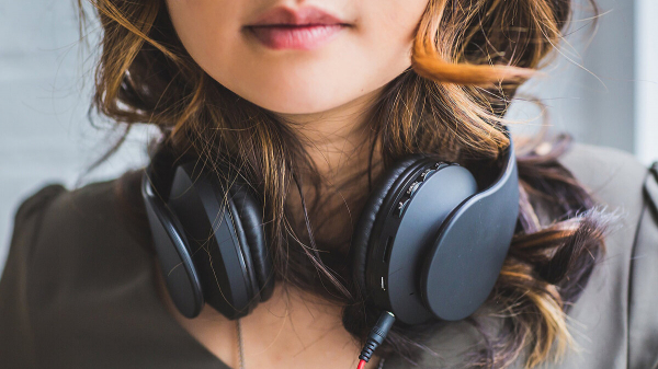
        Как подключить беспроводные Bluetooth наушники к iOS и Android
      